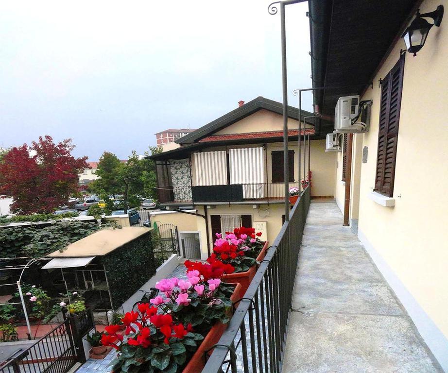 La Casa Di Margit Apartment Nova Milanese Exterior photo